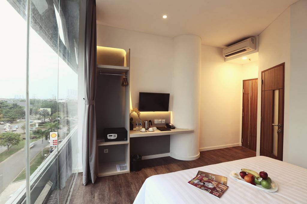 Ozone Hotel Pantai Indah Kapuk Jakarta Exterior photo