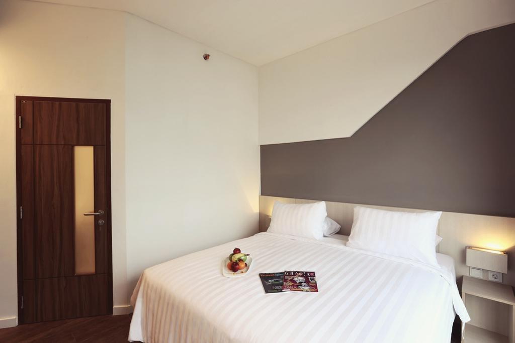 Ozone Hotel Pantai Indah Kapuk Jakarta Exterior photo