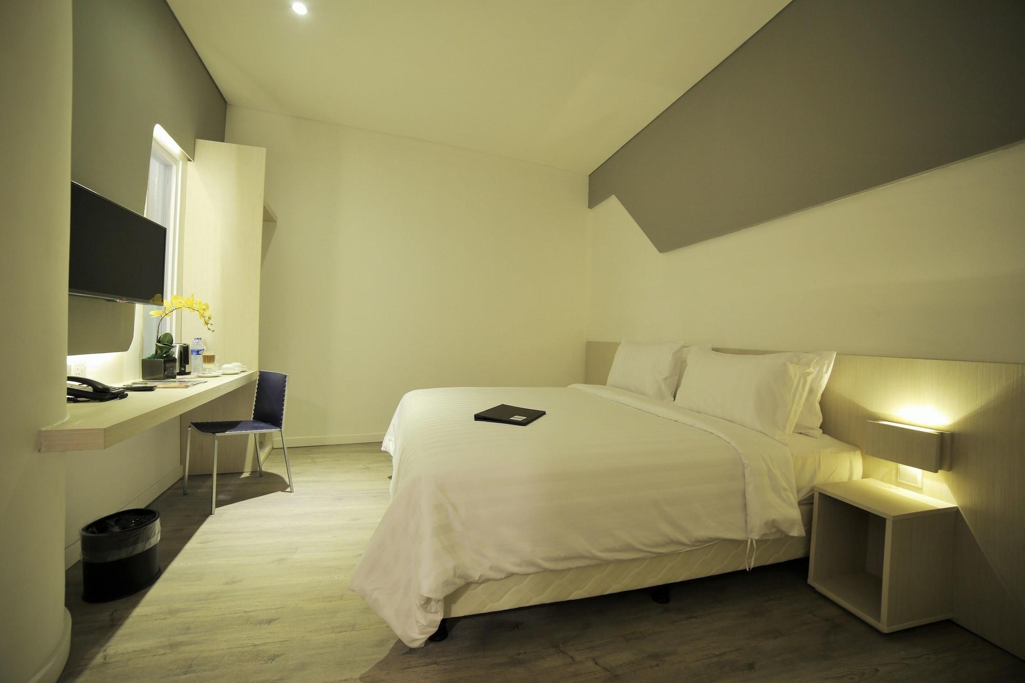 Ozone Hotel Pantai Indah Kapuk Jakarta Exterior photo