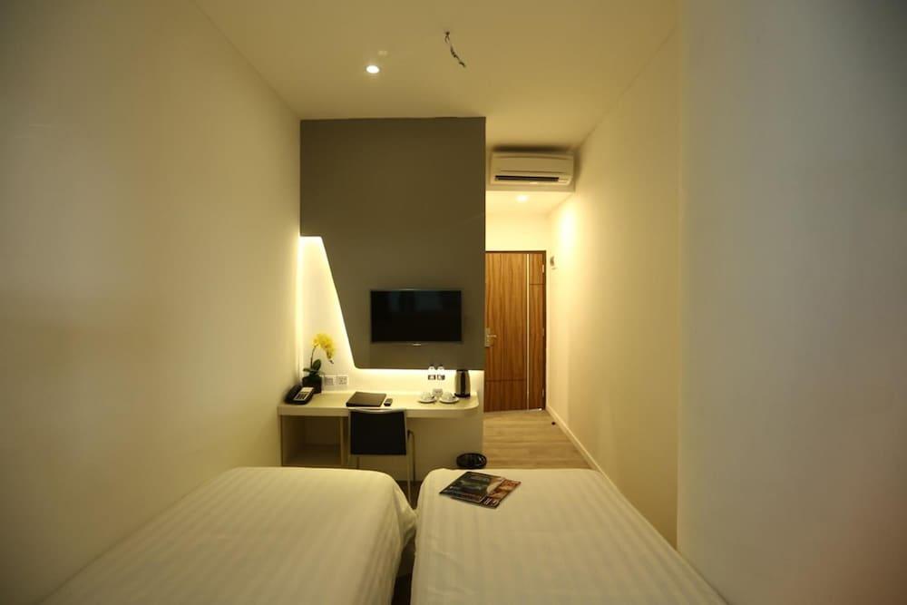 Ozone Hotel Pantai Indah Kapuk Jakarta Exterior photo