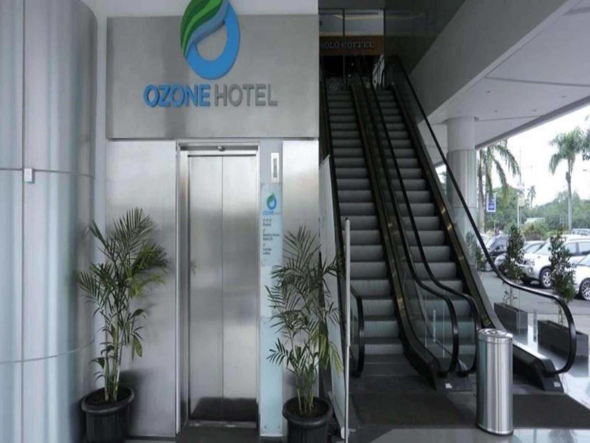 Ozone Hotel Pantai Indah Kapuk Jakarta Exterior photo
