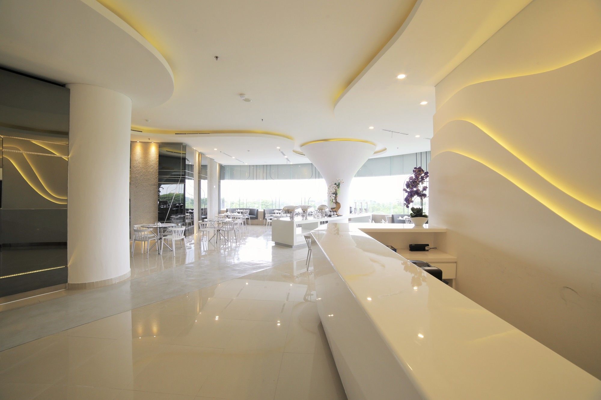 Ozone Hotel Pantai Indah Kapuk Jakarta Exterior photo